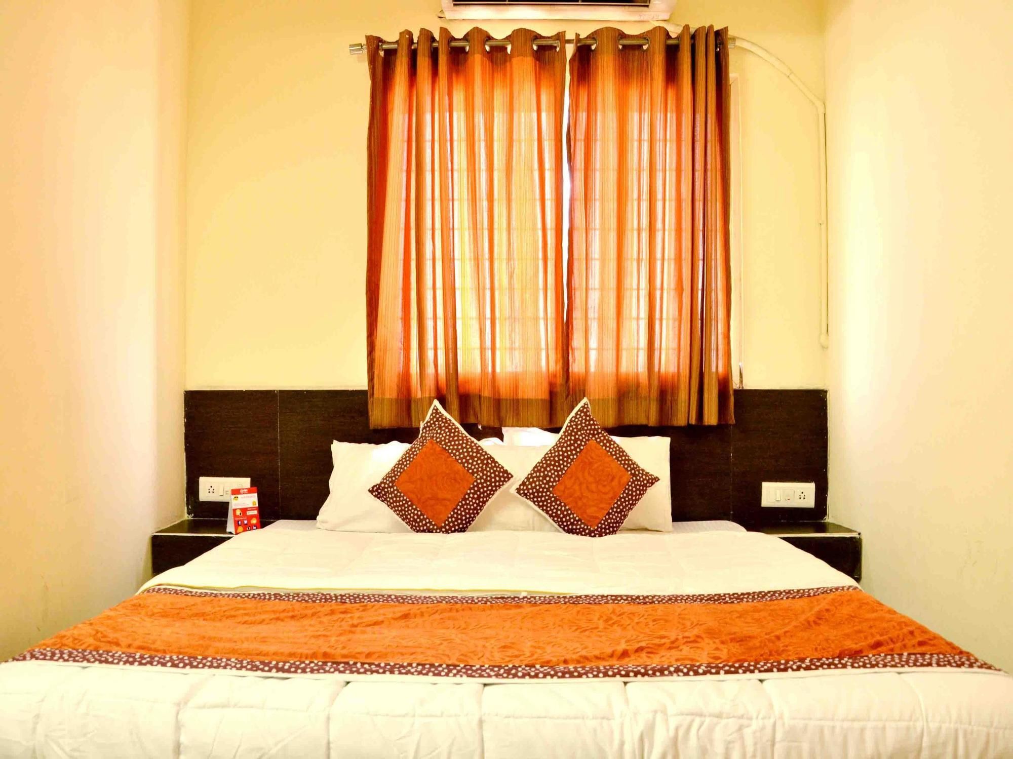 Hotel Vijay Nagar Индаур Экстерьер фото