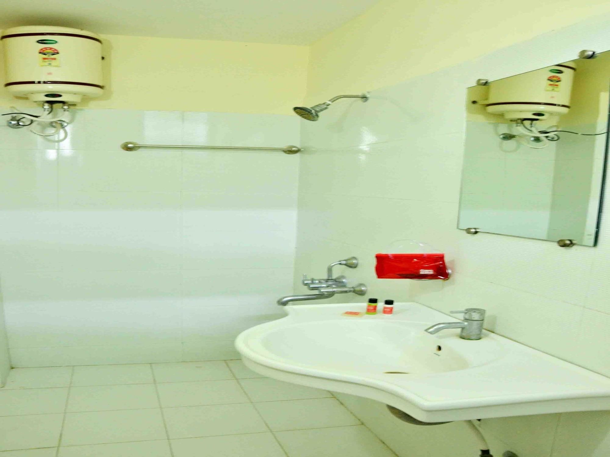 Hotel Vijay Nagar Индаур Экстерьер фото