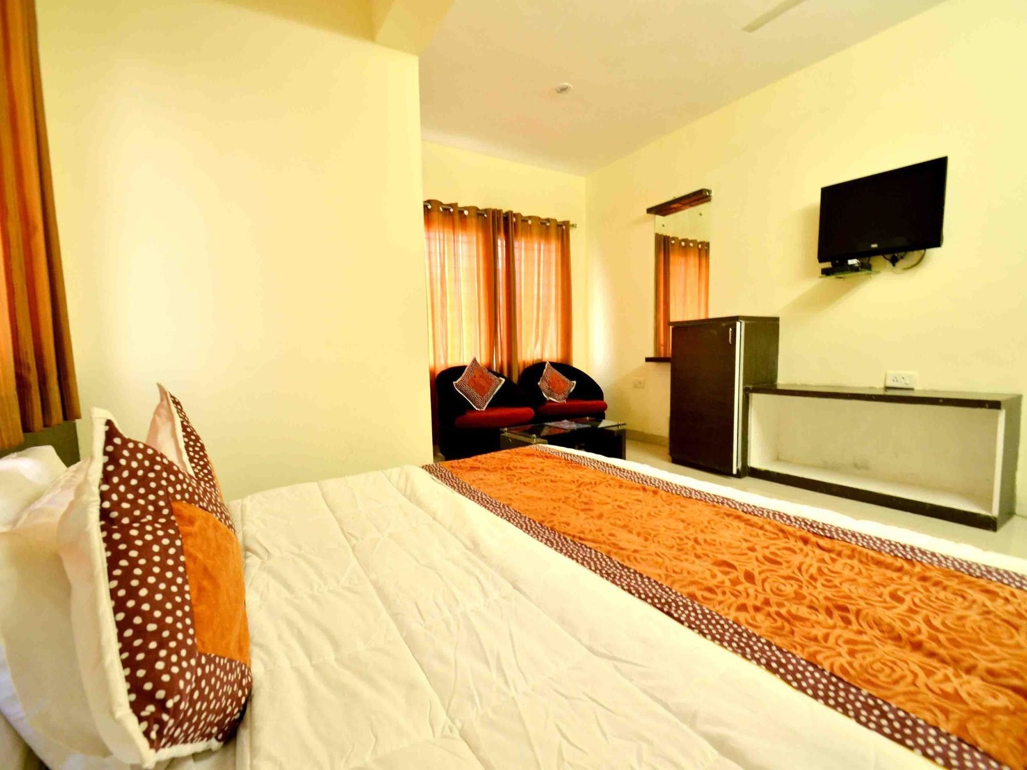 Hotel Vijay Nagar Индаур Экстерьер фото