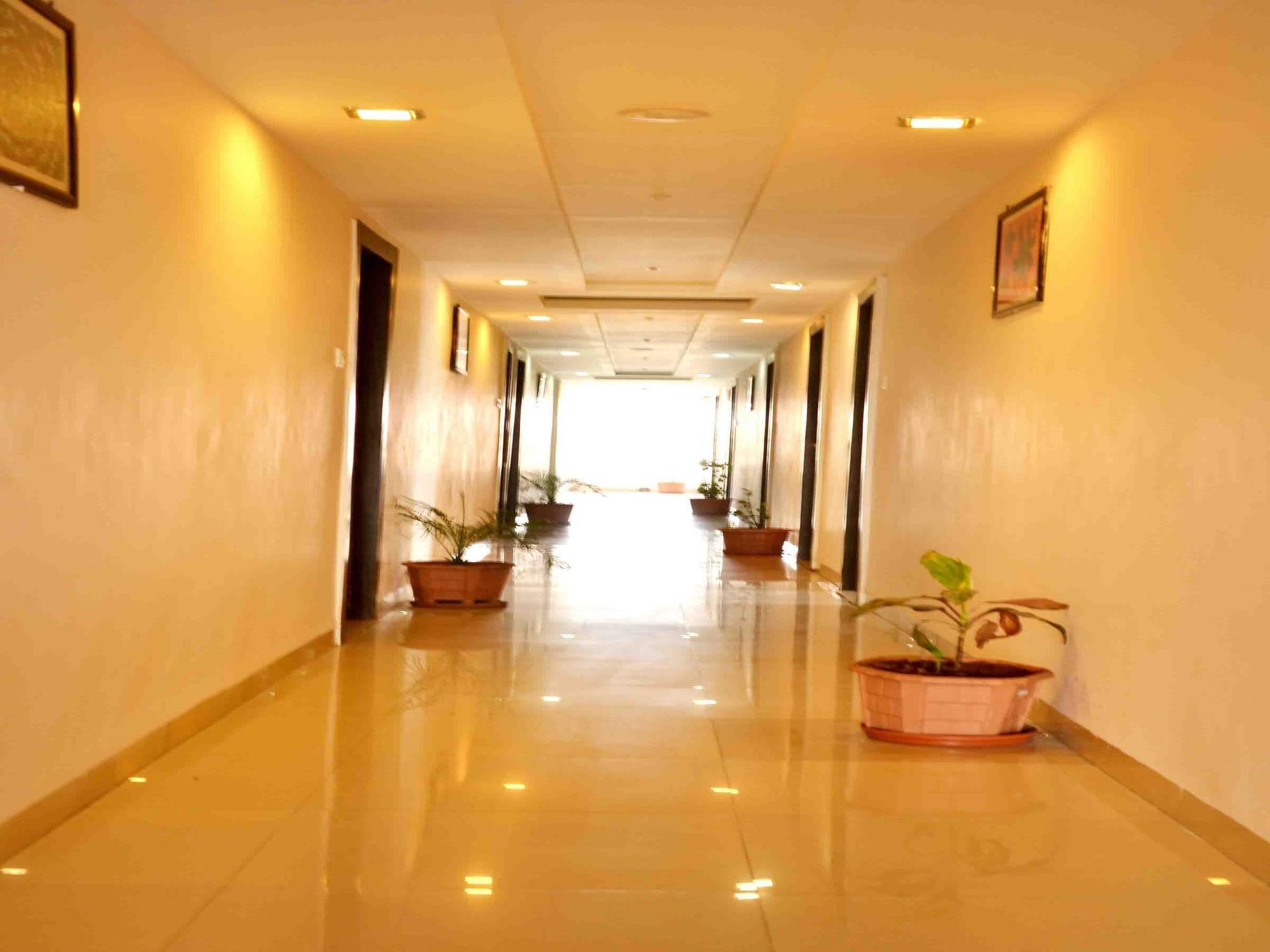 Hotel Vijay Nagar Индаур Экстерьер фото