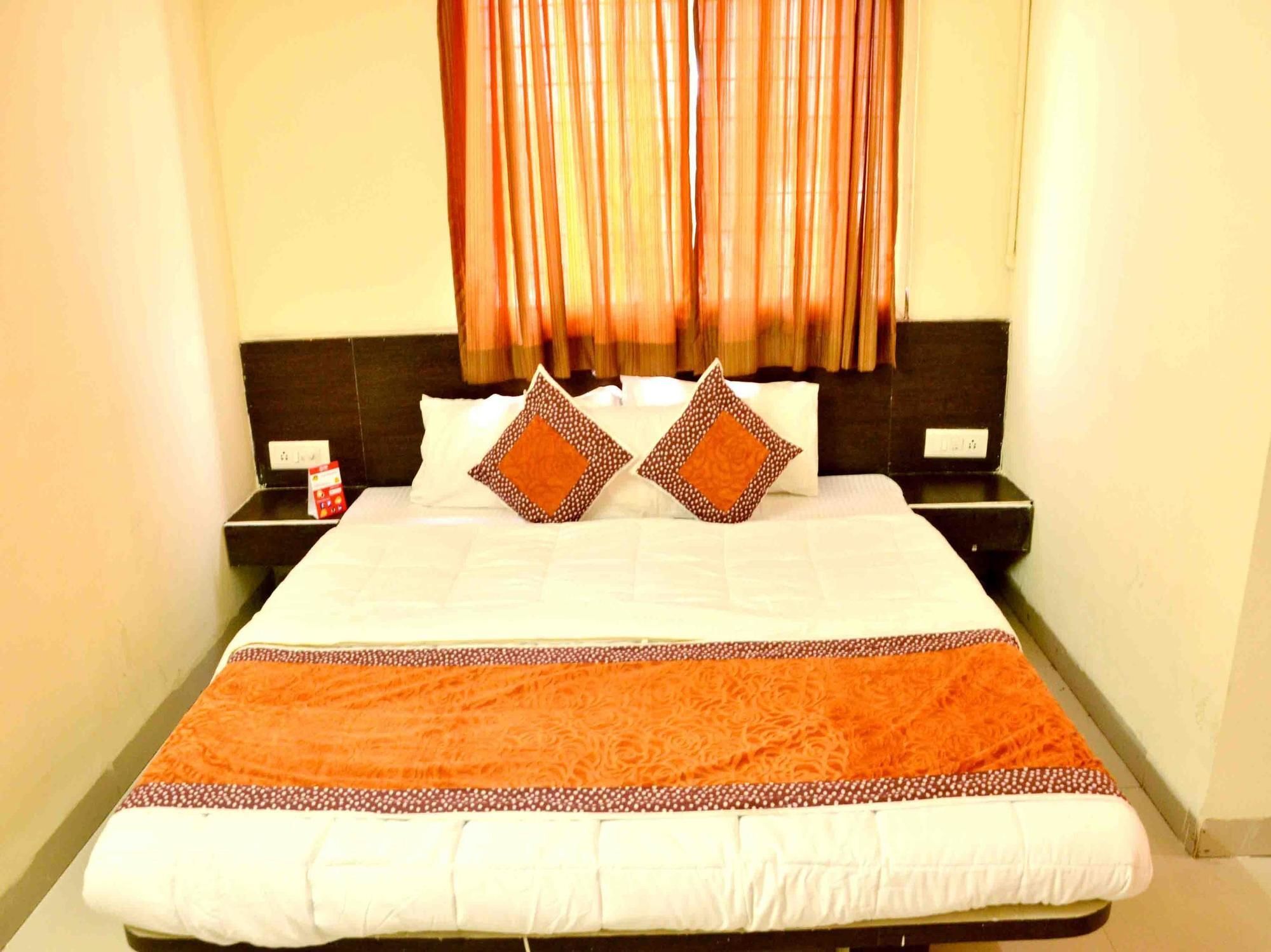 Hotel Vijay Nagar Индаур Экстерьер фото